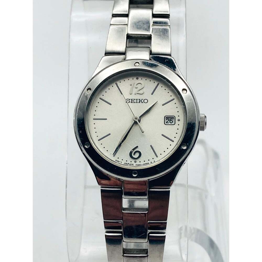 Seiko 7N82-0GK0 Women's Silver Tone Watch 26mm - New Battery Date WR Wrist 5.5"